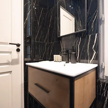 Lovely Flat In The Marais * Parigi